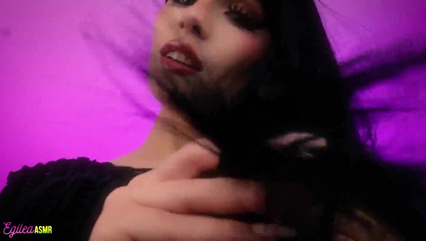 Egilea ASMR - On her lap seeing her big tits while she kisses u and touches ur face
