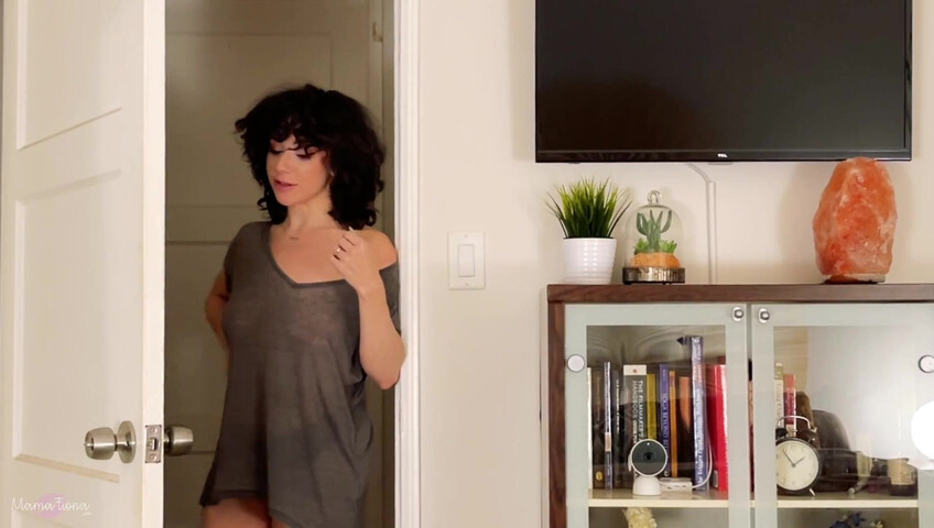 Mama Fiona - THIRSTY Mom's Moral Dilemma