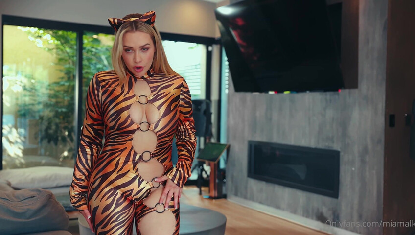 Mia Malkova - Halloween Sexy Try-on Haul