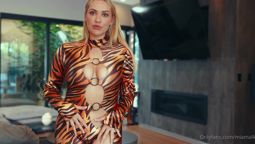 Mia Malkova - Halloween Sexy Try-on Haul