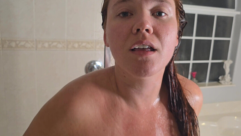 Annabelle Rogers - Sorprendere la matrigna di un amico sotto la doccia porta al sesso