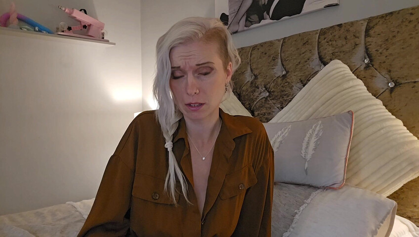 Lexi Snow - Aunt Sucks Your Cock As Payment