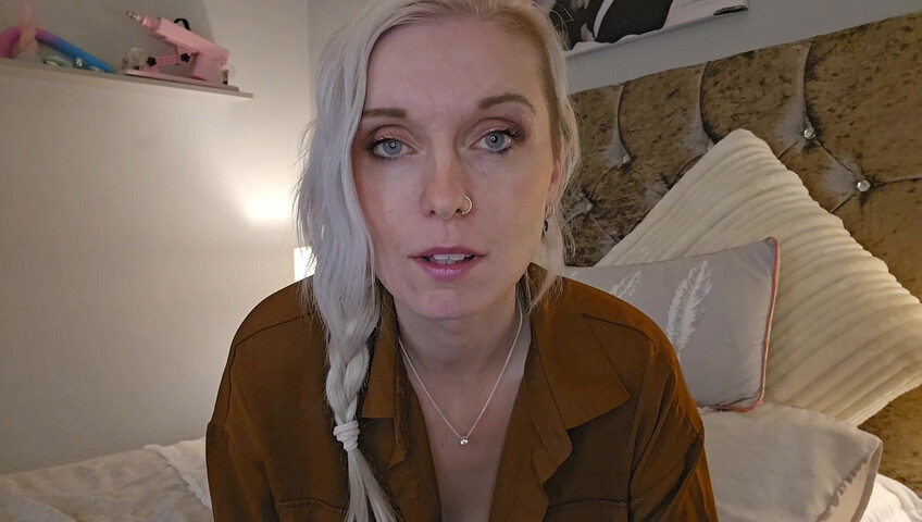 Lexi Snow - Aunt Sucks Your Cock As Payment