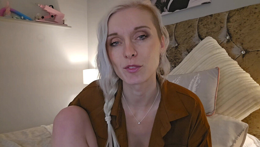 Lexi Snow - Aunt Sucks Your Cock As Payment