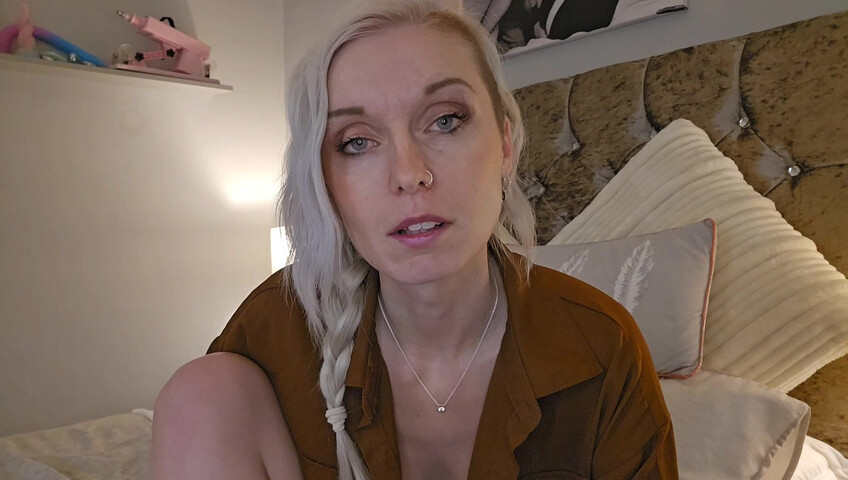 Lexi Snow - Aunt Sucks Your Cock As Payment