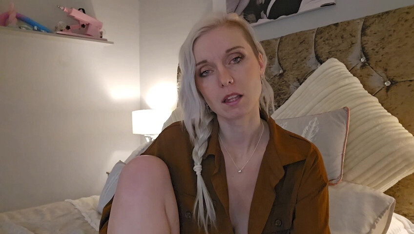 Lexi Snow - Aunt Sucks Your Cock As Payment