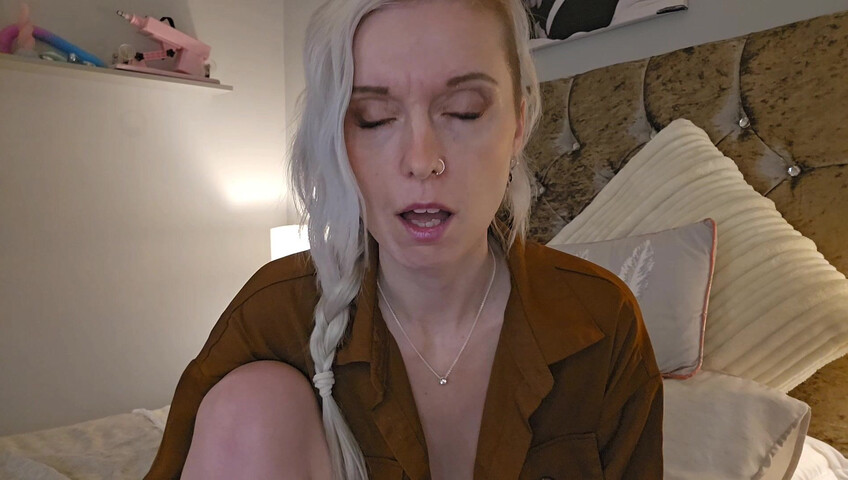 Lexi Snow - Aunt Sucks Your Cock As Payment