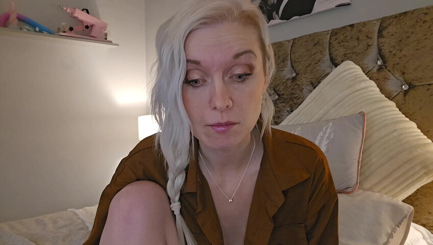 Lexi Snow - Aunt Sucks Your Cock As Payment