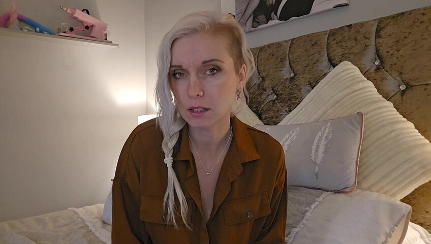 Lexi Snow - Aunt Sucks Your Cock As Payment