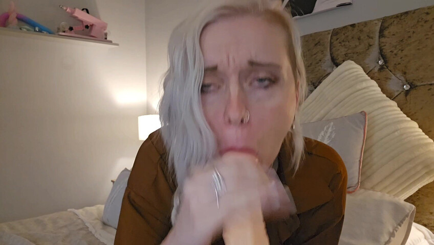 Lexi Snow - Aunt Sucks Your Cock As Payment