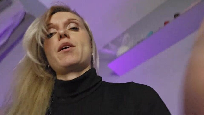 Lexi Snow - Step-Mommy Therapist Shrinks You