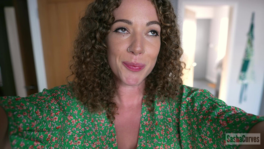 Sasha Curves - Moms Big Secret
