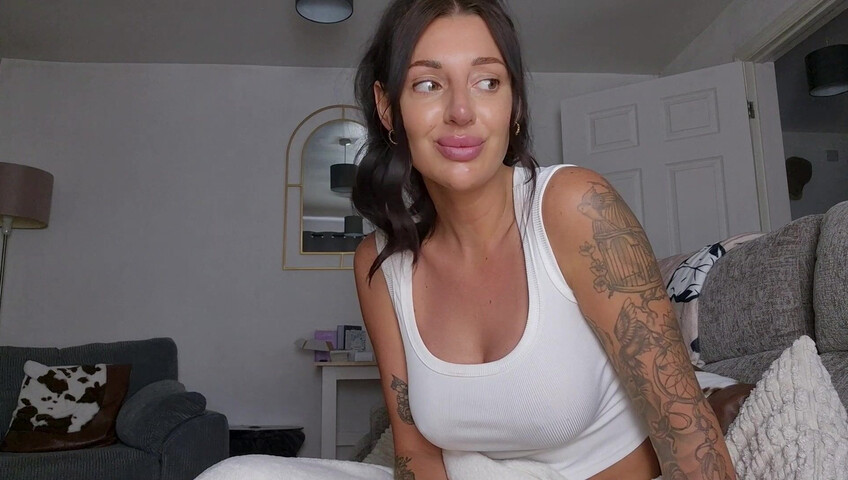 Tattooed Temptress - Accidental Dick Pic To Step-Mommy