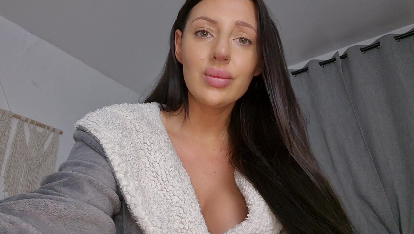 Tattooed Temptress - Mommy Knows Why She Dumped You