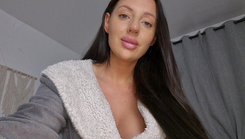 Tattooed Temptress - Mommy Knows Why She Dumped You