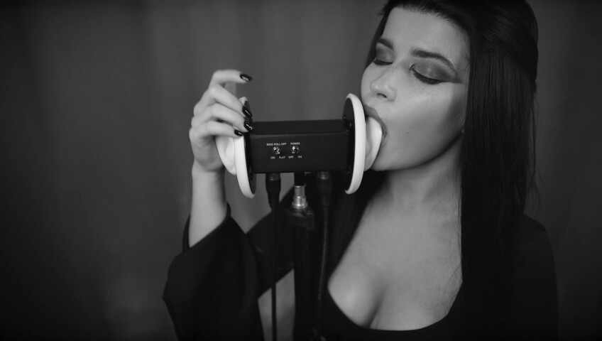 Lerka ASMRka - Halloween ASMR Morticia Addams | Ear licking