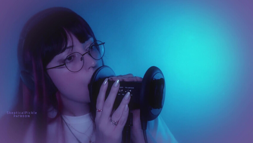 Skepticalpickle ASMR - 25 de noviembre de 2025 - Chupeteo agresivo de orejas (nivel dorado)