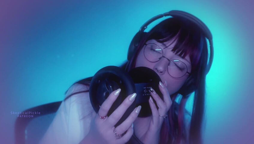 Skepticalpickle ASMR - 25 de noviembre de 2025 - Chupeteo agresivo de orejas (nivel dorado)