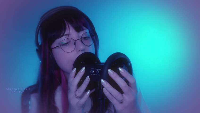 Skepticalpickle ASMR - 25 de noviembre de 2025 - Chupeteo agresivo de orejas (nivel dorado)
