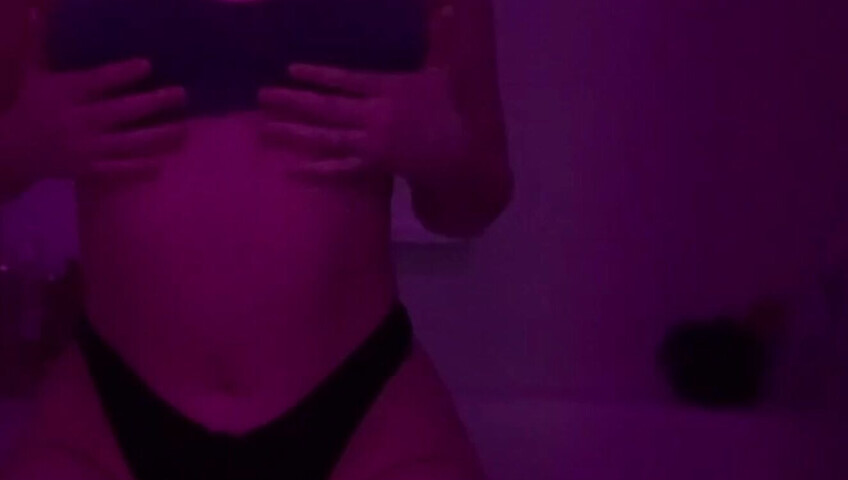 ASMR By K - Bath Tub Twerk
