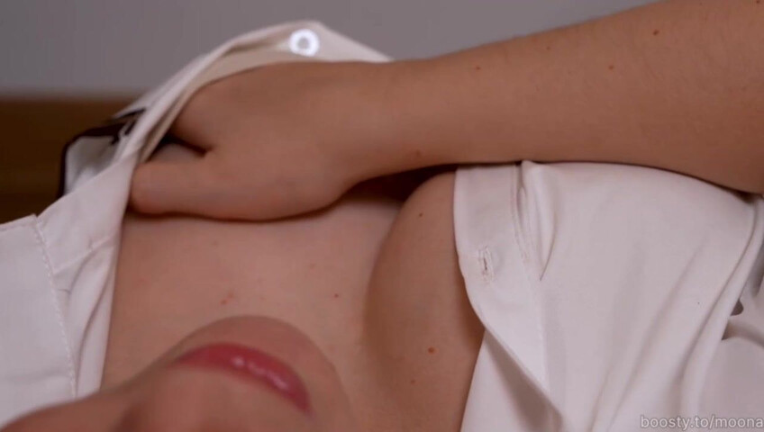 Moona ASMR - 4 mei 2026 - Ik heb altijd al geweten wat mijn stiefbroer wilde... zijn stiefzus