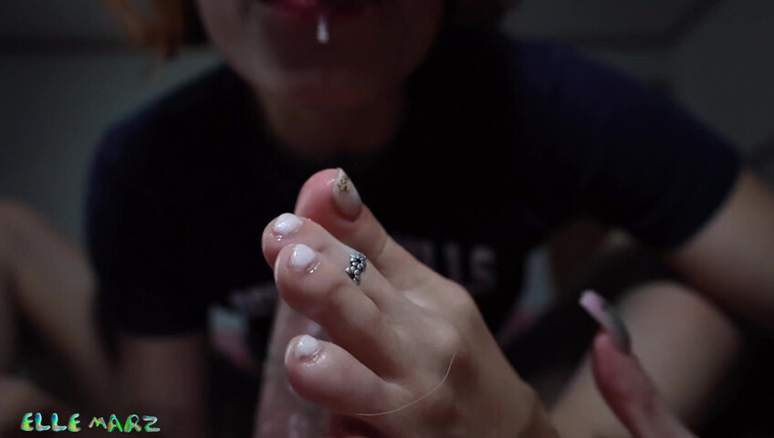 Elle Marz - Cum Crazed Footslave