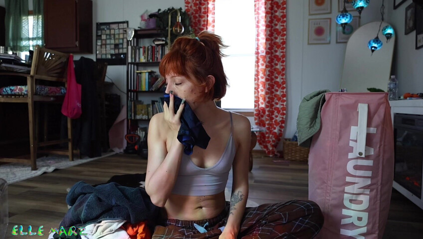 Elle Marz - Cum Crazed Footslave