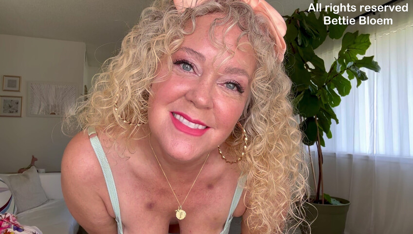 Bettie Bloem – Bemal Mamas Pobacken mit deinem Sperma, Joi