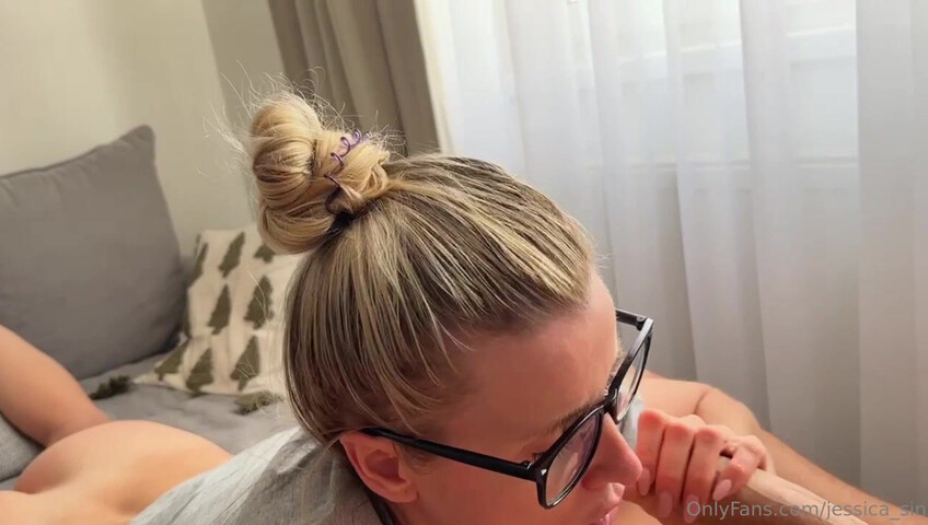Jessica Sin - Mom Sharing Stepson's Cum Load With Him - Kissing With Cum