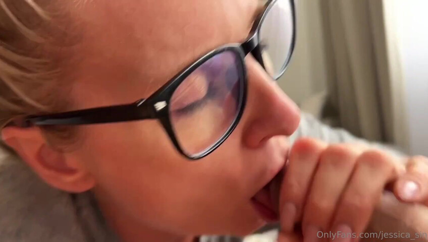 Jessica Sin - Mom Sharing Stepson's Cum Load With Him - Kissing With Cum
