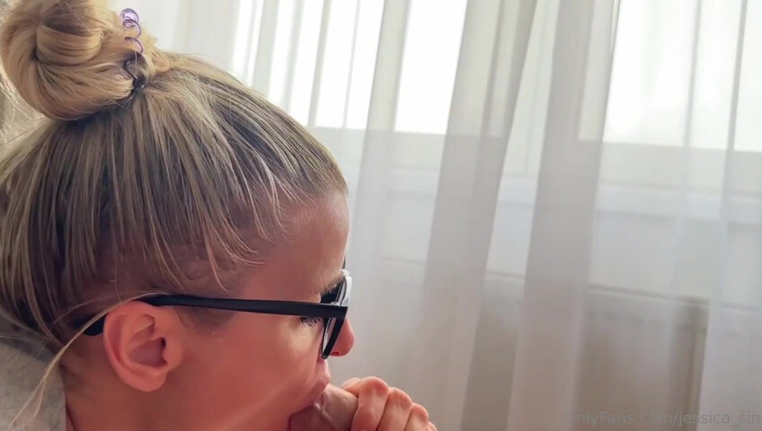 Jessica Sin - Mom Sharing Stepson's Cum Load With Him - Kissing With Cum
