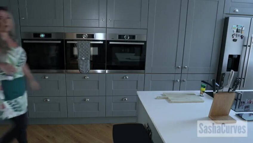 Sasha Curves - Mother Knows Best - What Happened To Mommy