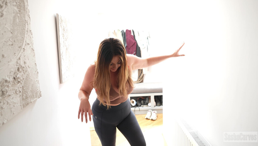 Sasha Curves - The MommyBot