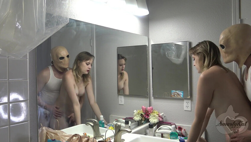 Smartykat314 – Sohn legt seiner Mutter eine Falle für Halloween-Sex