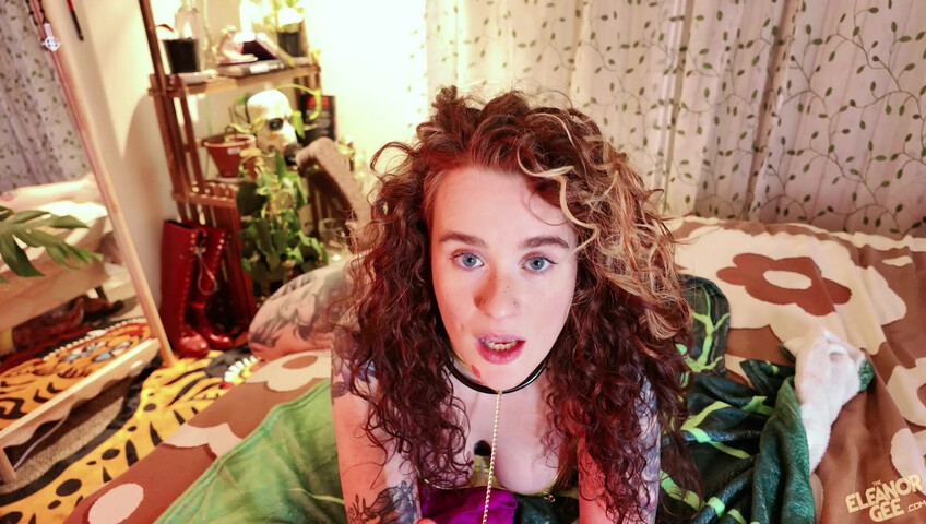 TheEleanorGee - Mommy's Wrong Costume