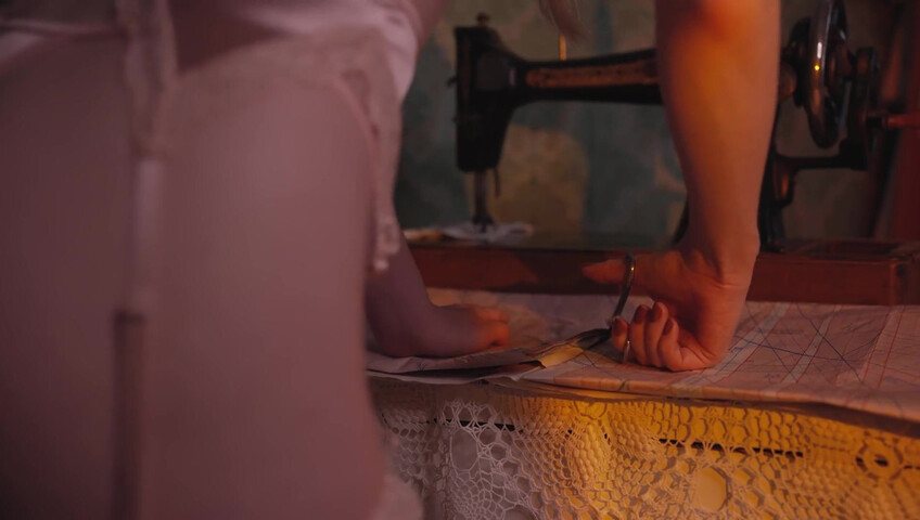 ASMR MOOD-  Atelier in love, measuring you