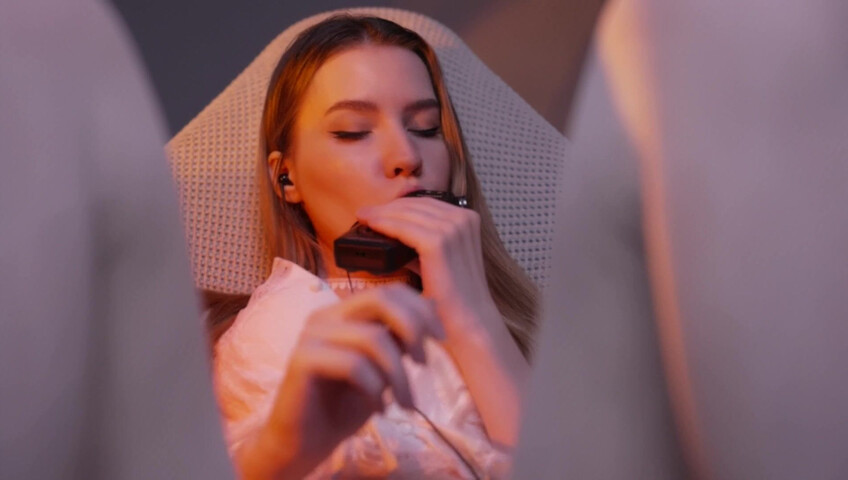 ASMR MOOD - Sensitive mouth sounds with tascam