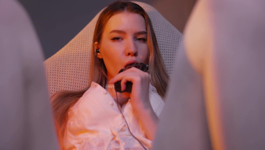 ASMR MOOD - Sensitive mouth sounds with tascam