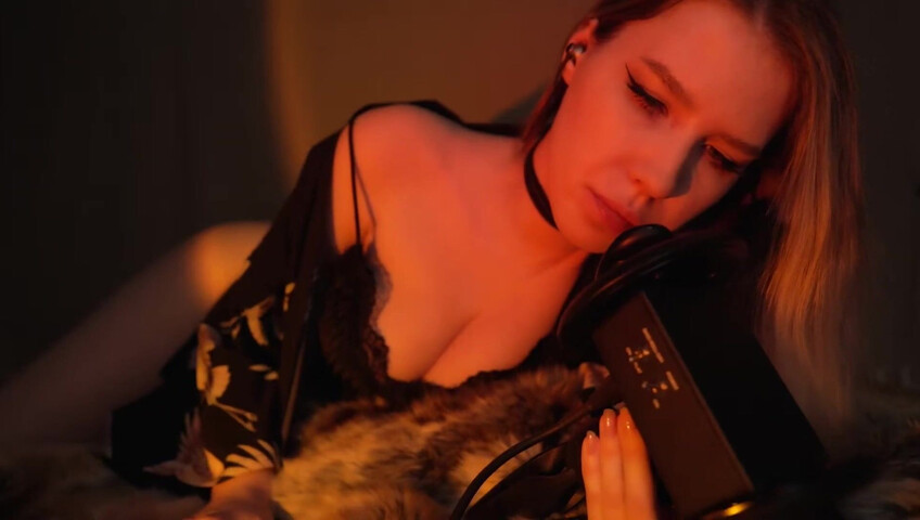 ASMR-Stimmung – Ich lecke deine Ohren in unserem Bett