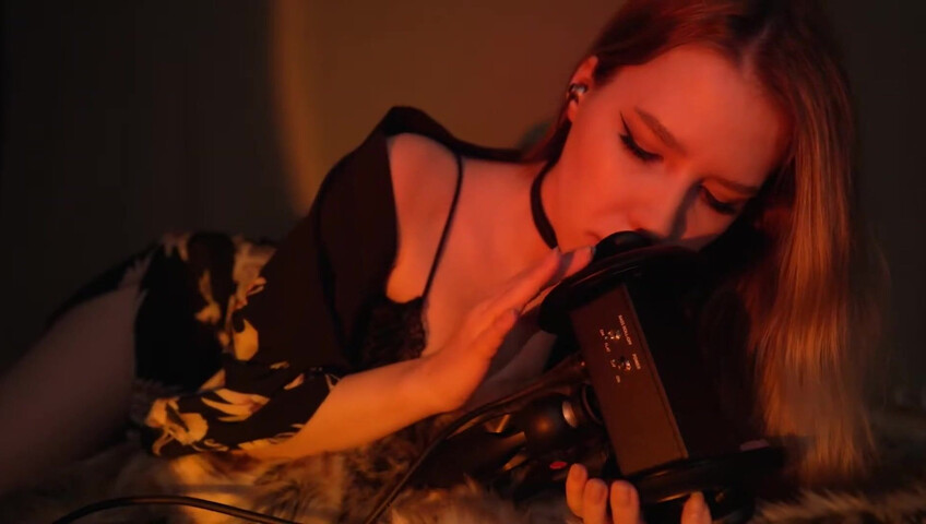 ASMR-Stimmung – Ich lecke deine Ohren in unserem Bett