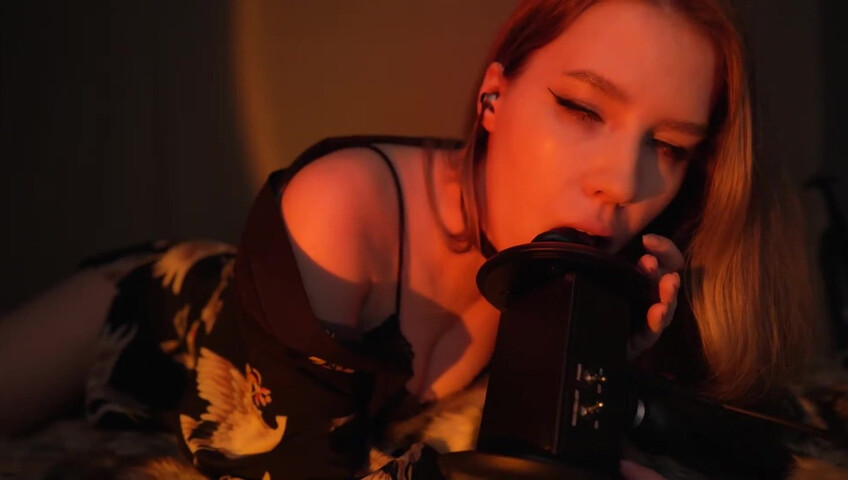ASMR-Stimmung – Ich lecke deine Ohren in unserem Bett