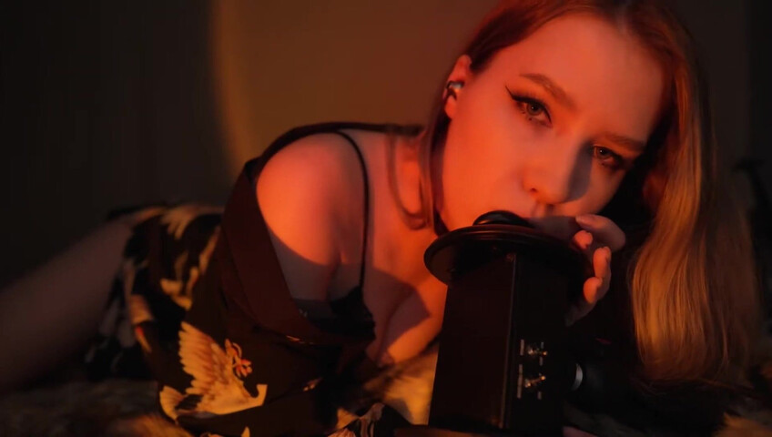 ASMR-Stimmung – Ich lecke deine Ohren in unserem Bett