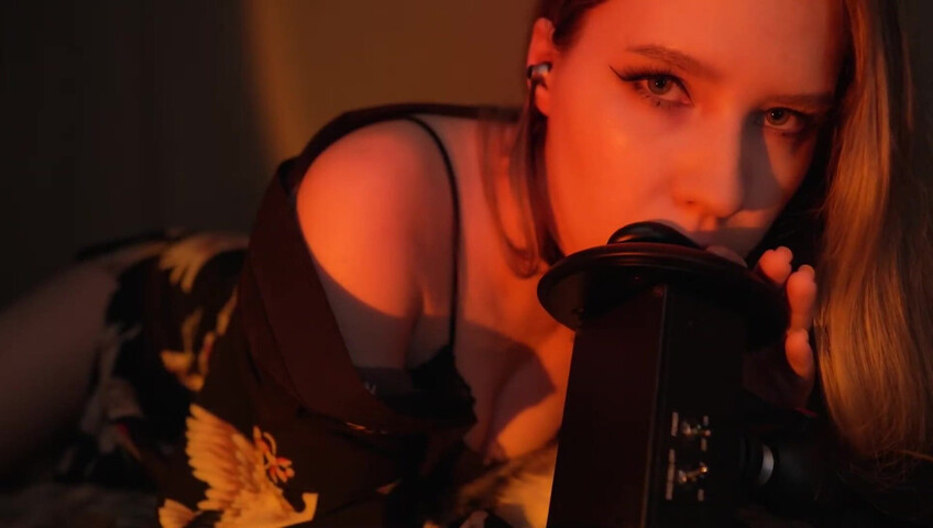 ASMR-Stimmung – Ich lecke deine Ohren in unserem Bett