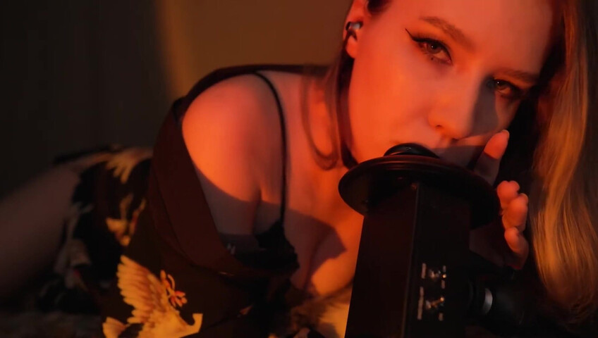 ASMR-Stimmung – Ich lecke deine Ohren in unserem Bett