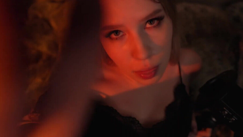ASMR-Stimmung – Ich lecke deine Ohren in unserem Bett