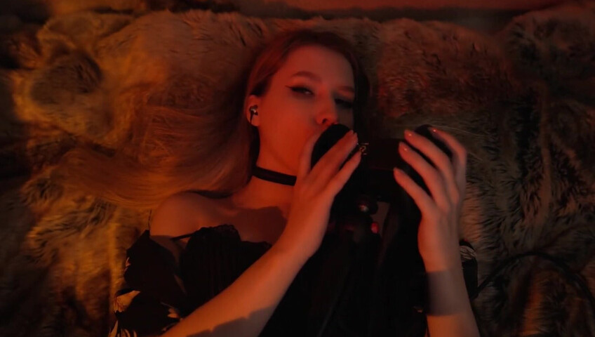 ASMR-Stimmung – Ich lecke deine Ohren in unserem Bett