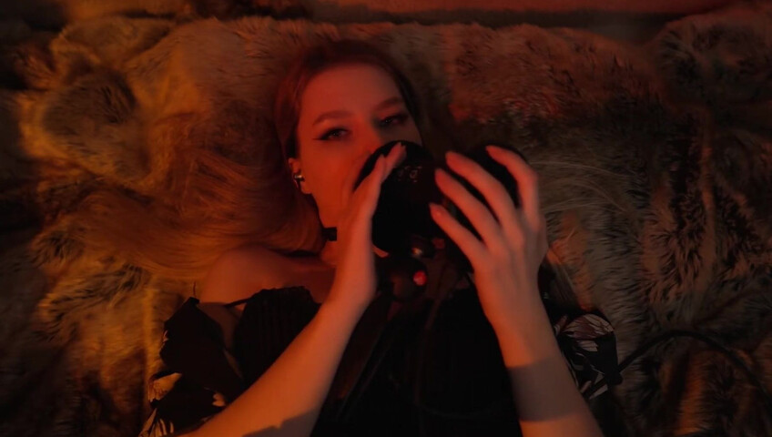 ASMR-Stimmung – Ich lecke deine Ohren in unserem Bett