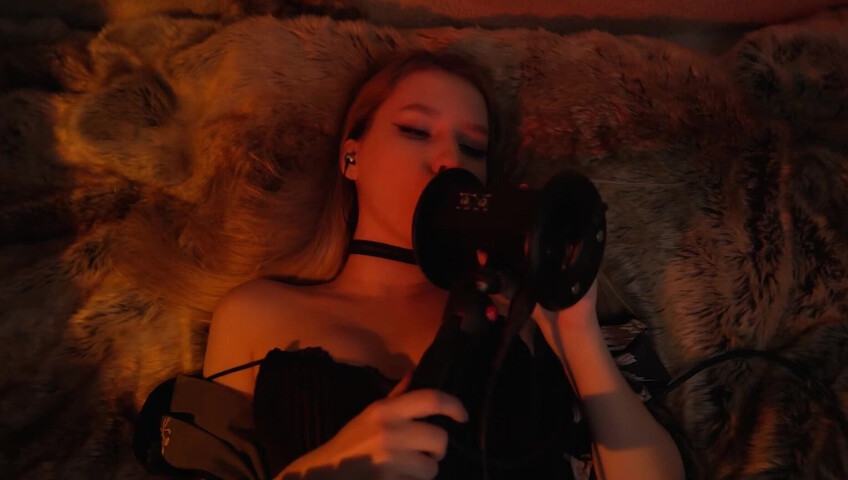 ASMR-Stimmung – Ich lecke deine Ohren in unserem Bett