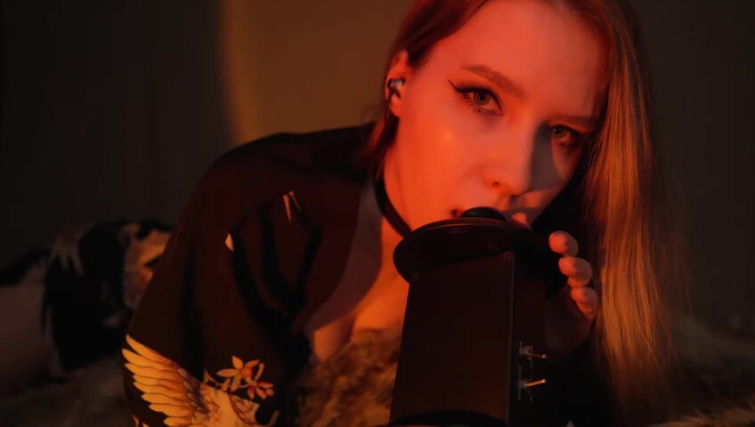 ASMR-Stimmung – Ich lecke deine Ohren in unserem Bett