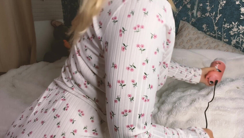 Simka ASMR – 12. Mai 2026 – Mundgeräusche, Berührungen, Atmung, die besten Posen